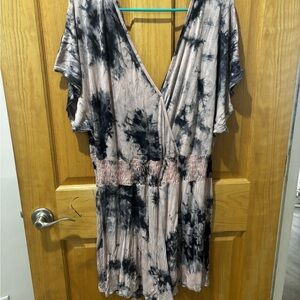 VENUS Blush and Black Tie-Dye V-Neck Romper